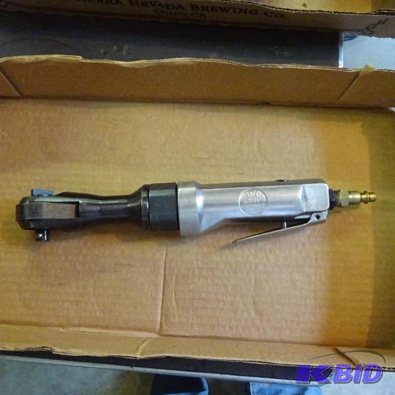 lot 378 image: 38 Drive Air Ratchet...