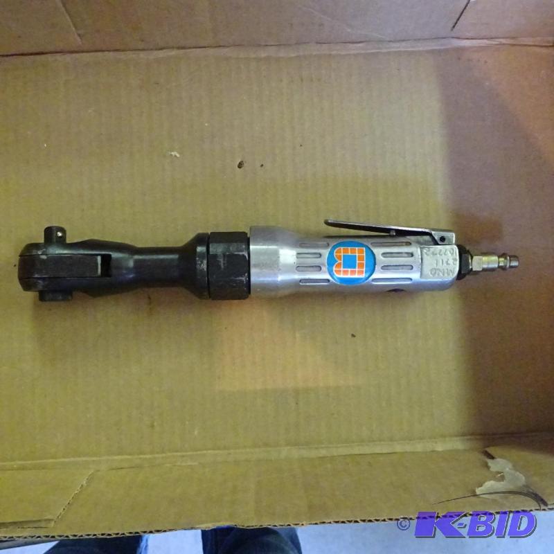 lot 380 image: 38 Drive Air Ratchet YK-803...