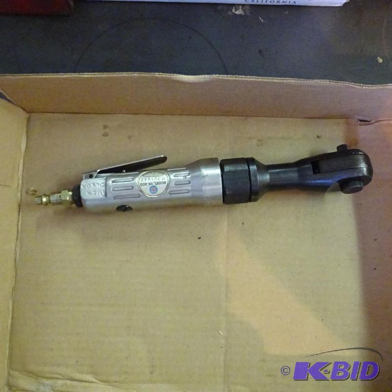 lot 381 image: 38 Drive Air Ratchet YK-803...