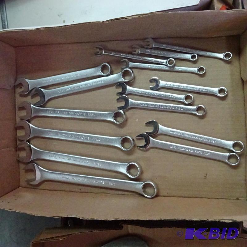 lot 427 image: Black Hawk Metric Wrenches...