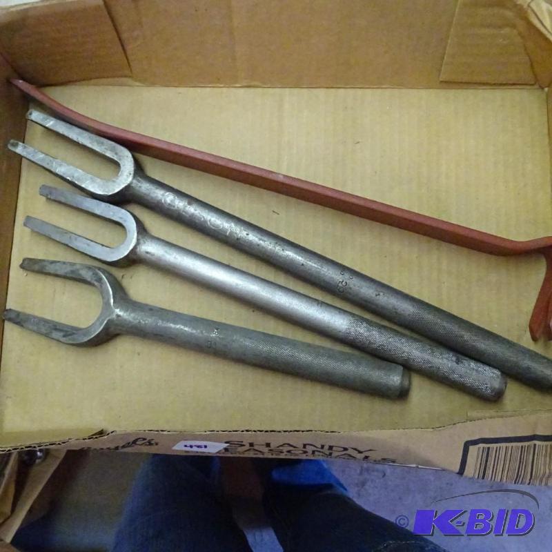 lot 481 image: Tie Rod Forks...