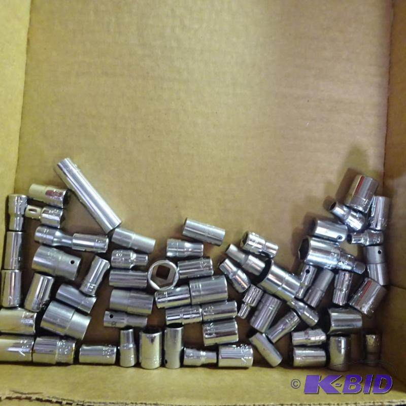 lot 54 image: Craftsman 14 Drive Sockets...