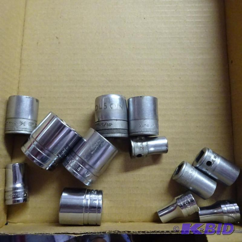 lot 62 image: Snap On 12 Drive Sockets...