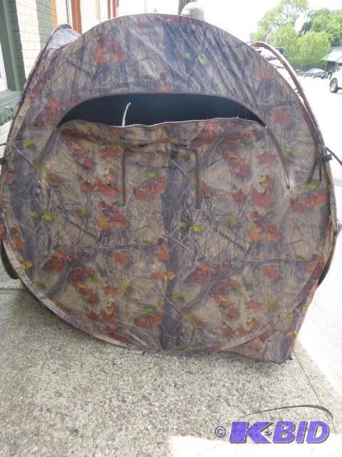 lot 118 image: Guide Gear Blind Approximately 52" X 55&...