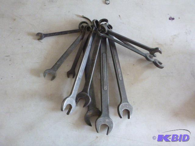 lot 123 image: 11 Miscellaneous SAE and Metric Wrenches...