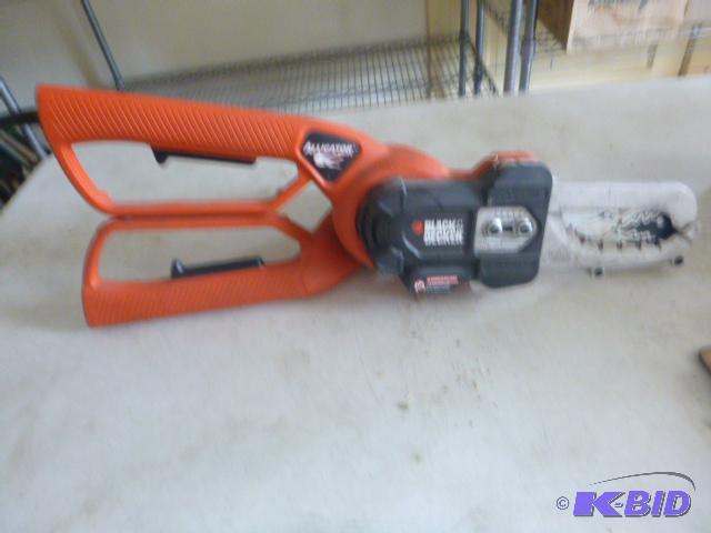 lot 154 image: Black & Decker Alligator Trimmer-Lopper L...