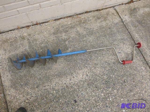 lot 172 image: 7" Hand Ice Auger...