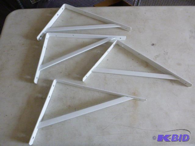 lot 175 image: 4 Stanley Shelf Brackets 15 34" X 10 5...