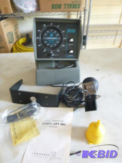 lot 185 image: Lowrance Bluewater&nbspLFG-225 Depth Finder ...