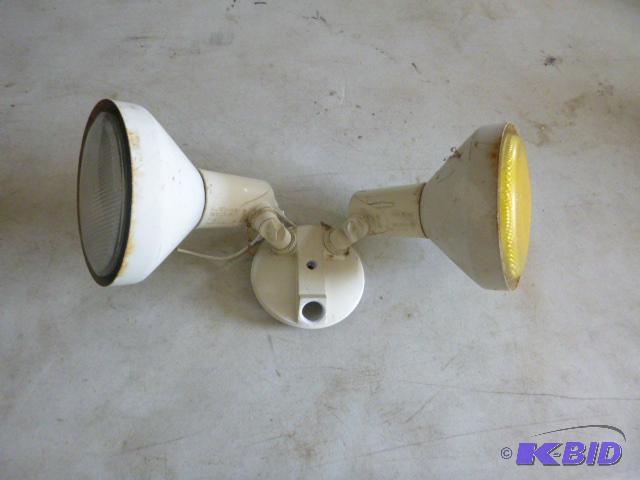 lot 197 image: Dual Head Flood Lights...