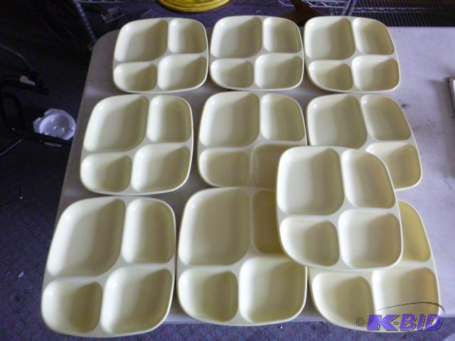 lot 212 image: 10 Food Trays Great for camping....