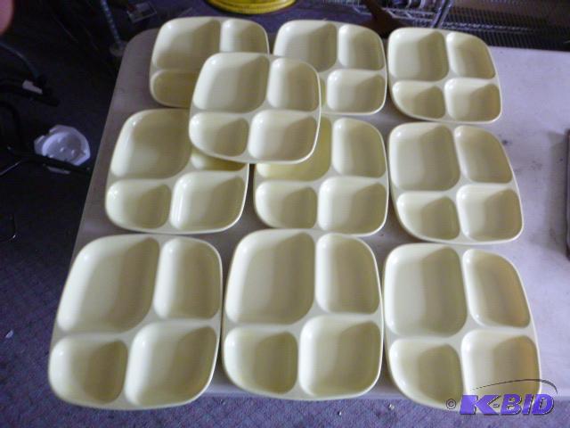 lot 214 image: 10 Food Trays Great for camping....
