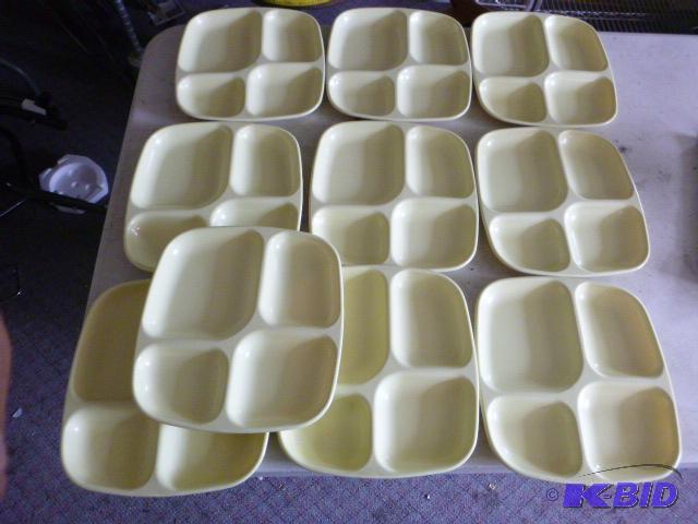 lot 215 image: 10 Food Trays Great for camping....