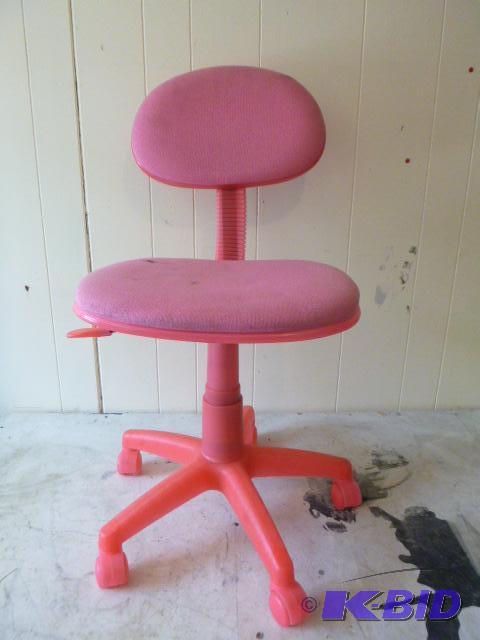 lot 249 image: Childs Pink Office Chair...