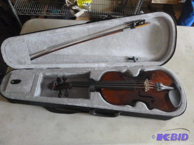 lot 28 image: Violin with Bow and Case Very good condition....