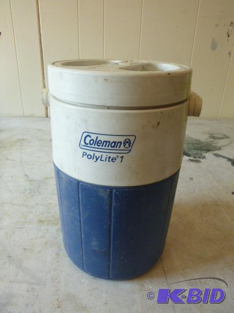 lot 280 image: Coleman PolyLite 1 Beverage Container...