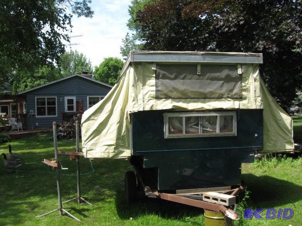 lot 3 image: Older Pop-Up Camper 8 Feet - No furnace, sink...