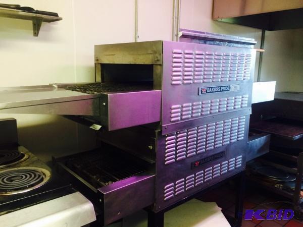 lot 4 image: Bakers Pride Pizza Oven Model #APC18 - 60&qu...