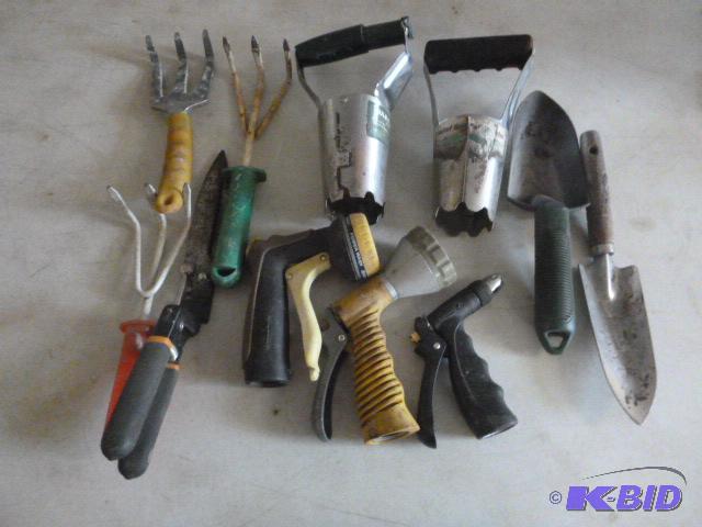 lot 6 image: Miscellaneous Garden Tools...