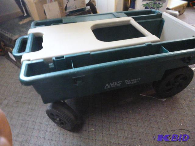 lot 7 image: Ames Planter Wagon...