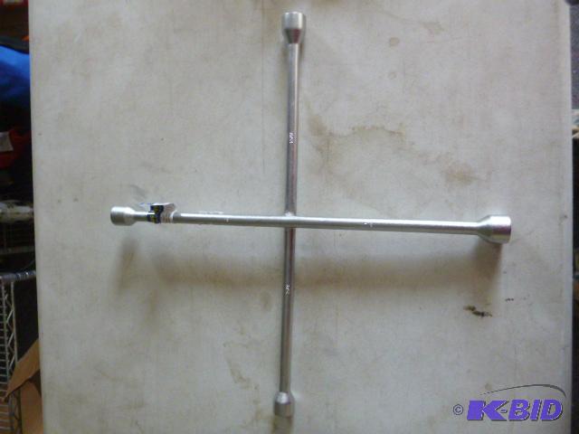 lot 76 image: Power Craft Pro 4-Way 20" Lug Wrench LW2...
