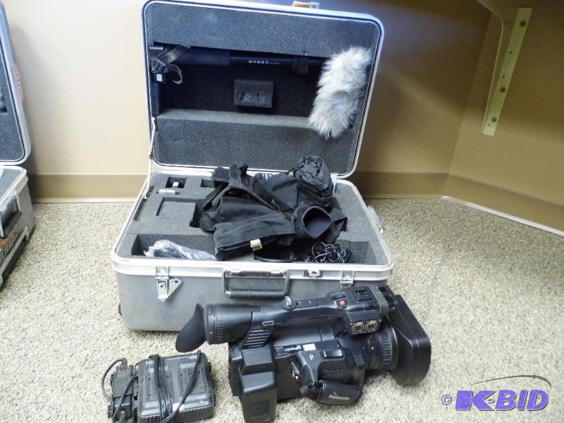 lot 22 image: Camera Kit in Thermodyne Case
