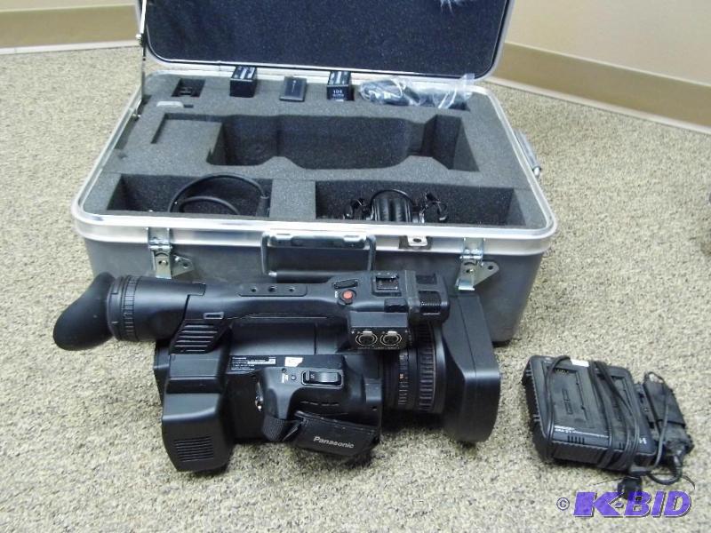 lot 27 image: Camera Kit in Thermodyne Case
