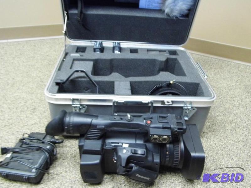 lot 28 image: Camera Kit in Thermodyne Case