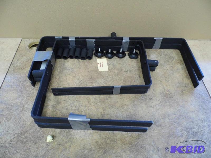 lot 41 image: 4 Lighting Brackets