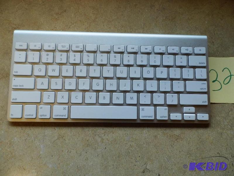 Apple Wireless Keyboard for Mac or PC