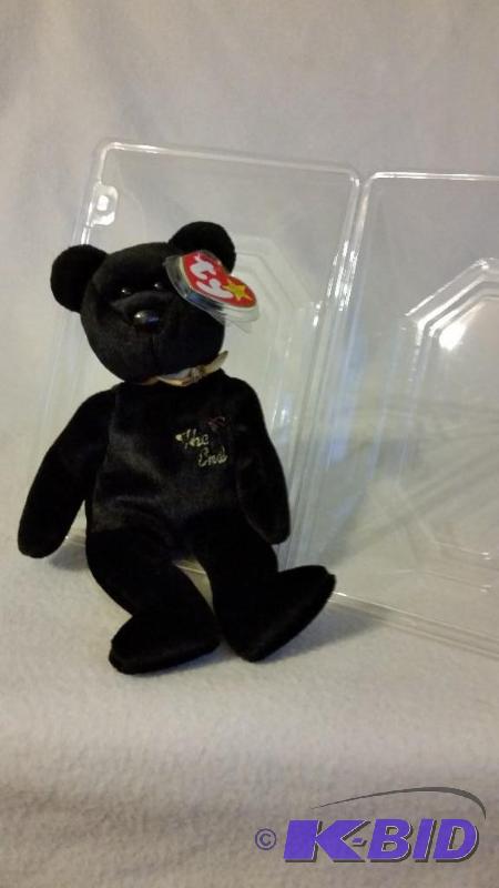 lot 16 image: 1999 The End Bear