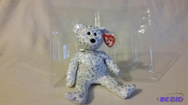 lot 17 image: 2000 The Beginning Bear
