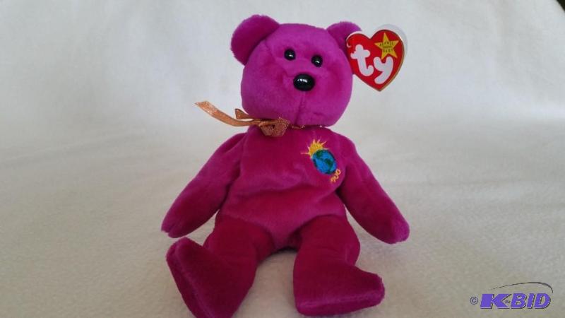 lot 19 image: 1999 Millenium