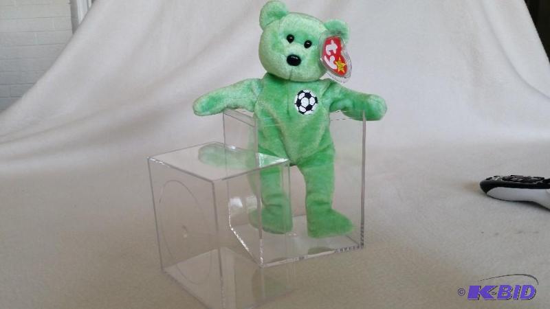 lot 22 image: 1999 Kicks Bear