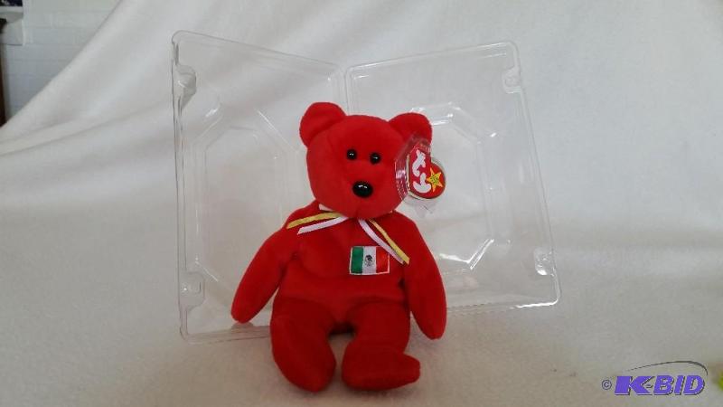 lot 24 image: 1999 Osito