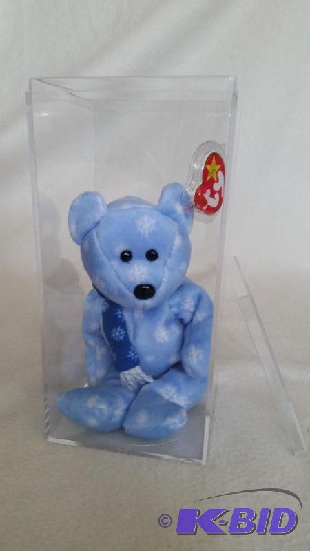 lot 28 image: 1999 Holiday Teddy