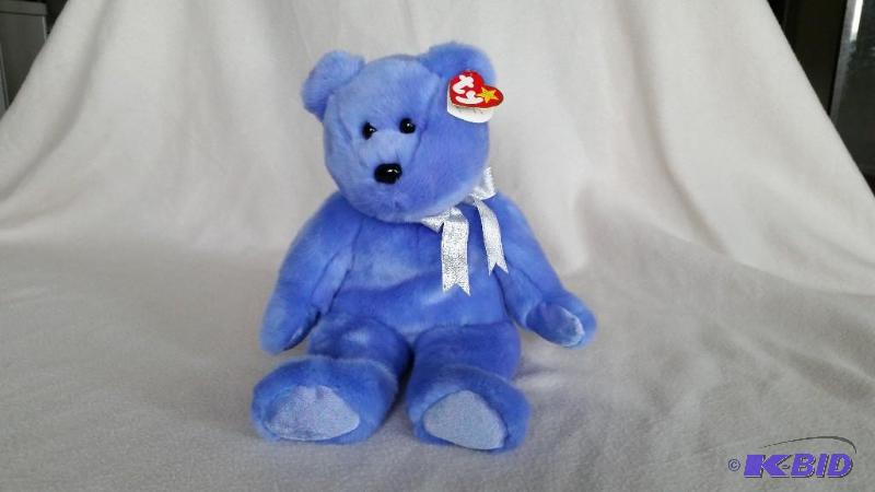 lot 80 image: 1999 Beanie Buddy - Clubby II