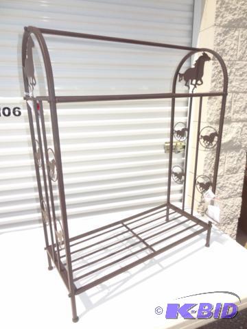 Metal quilt rack with horse design....
