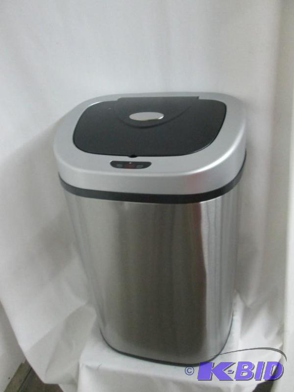 lot 15 image: Nine Stars 21-Gallon Motion Sensor Trash Can