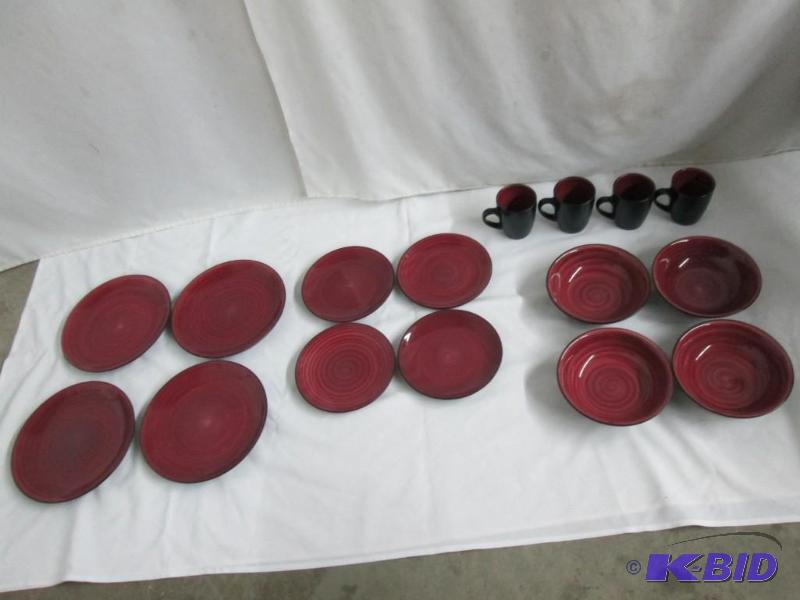 lot 26 image: McLeland 16pc. Two Tone Dinnerware Set - WineBlack