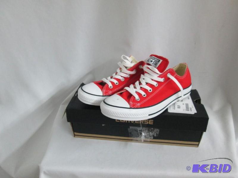 lot 40 image: Converse Chuck Taylor All Star Canvas Low-Cut - Red