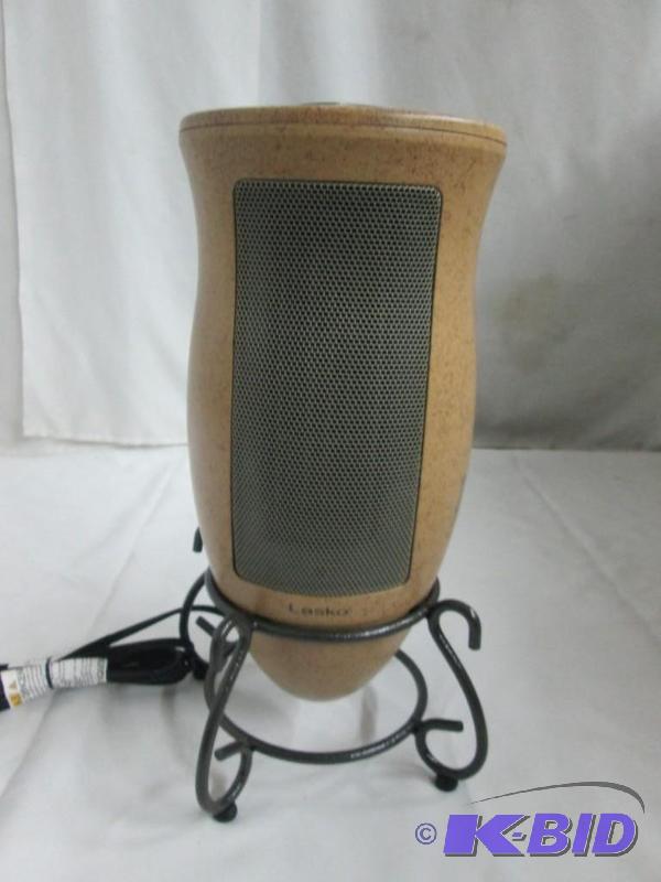 lot 41 image: Lasko Designer Series Oscillating Heater