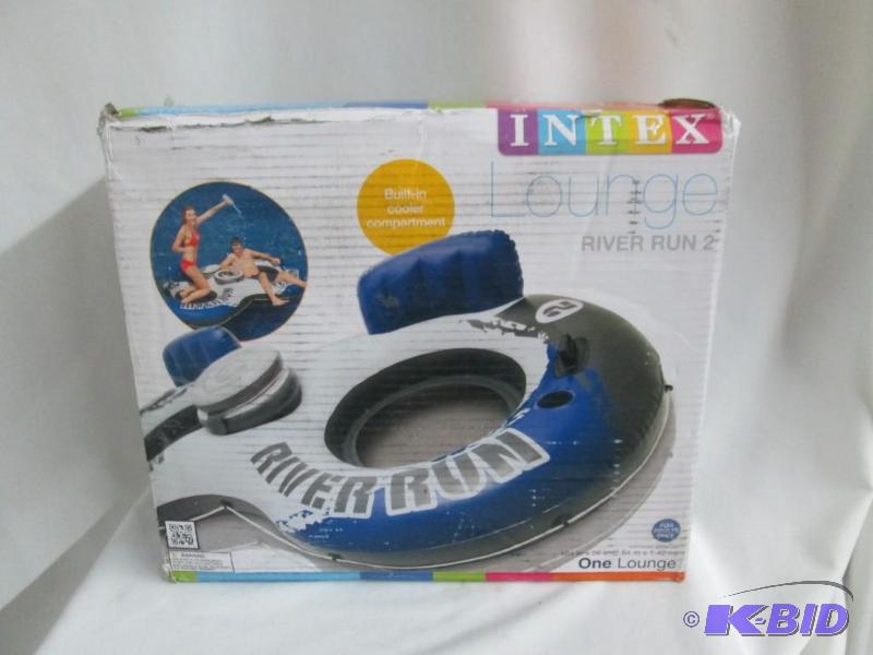lot 44 image: River Run II Pool Lounger