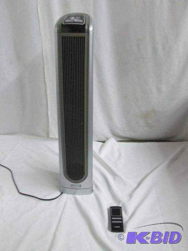 lot 46 image: Lasko 1500 Watt Tower Heater