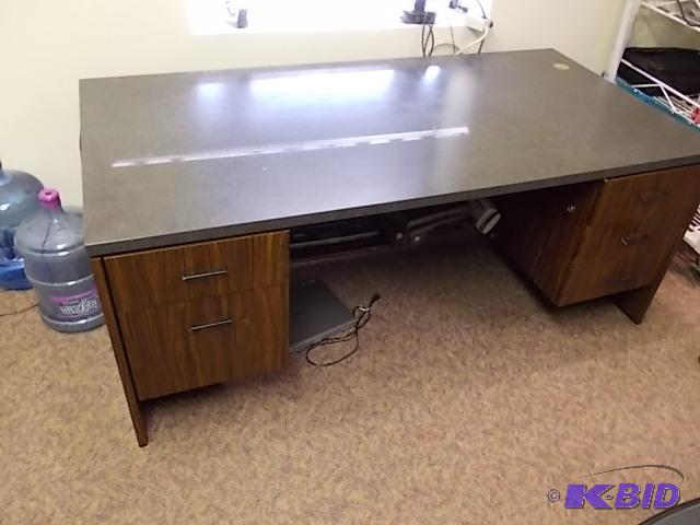 lot 21 image: 2- Piece Executive Desk (6x3) & Credenza ...