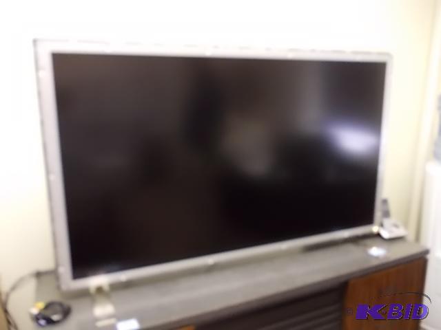lot 26 image: 57 in Flatscreen NEC LCD. &nbspModel 5710. T...