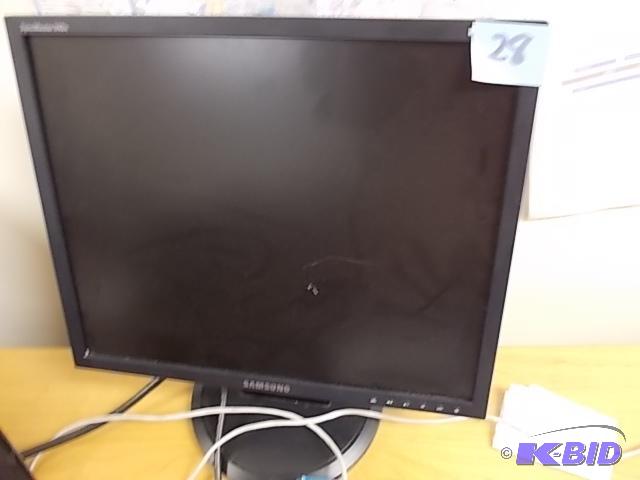 lot 28 image: Sync Master 940 19 in Monitor...