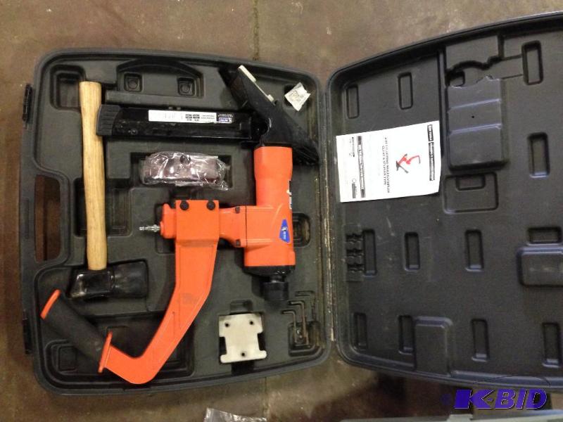 lot 5 image: Ram Tools 2in1 Flooring NailerStapler Hammer...