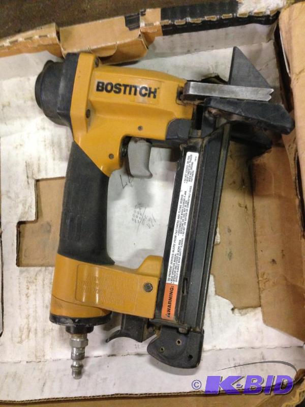 lot 8 image: Bostitch 38" Stapler...