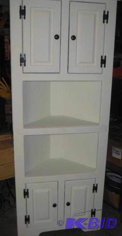 Corner Hutch
